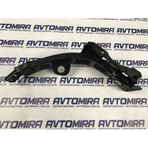 Кронштейн заднього бамперу лівий Opel Zafira B 2005-2011 13125043